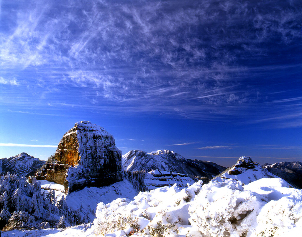 大小霸尖山雪景