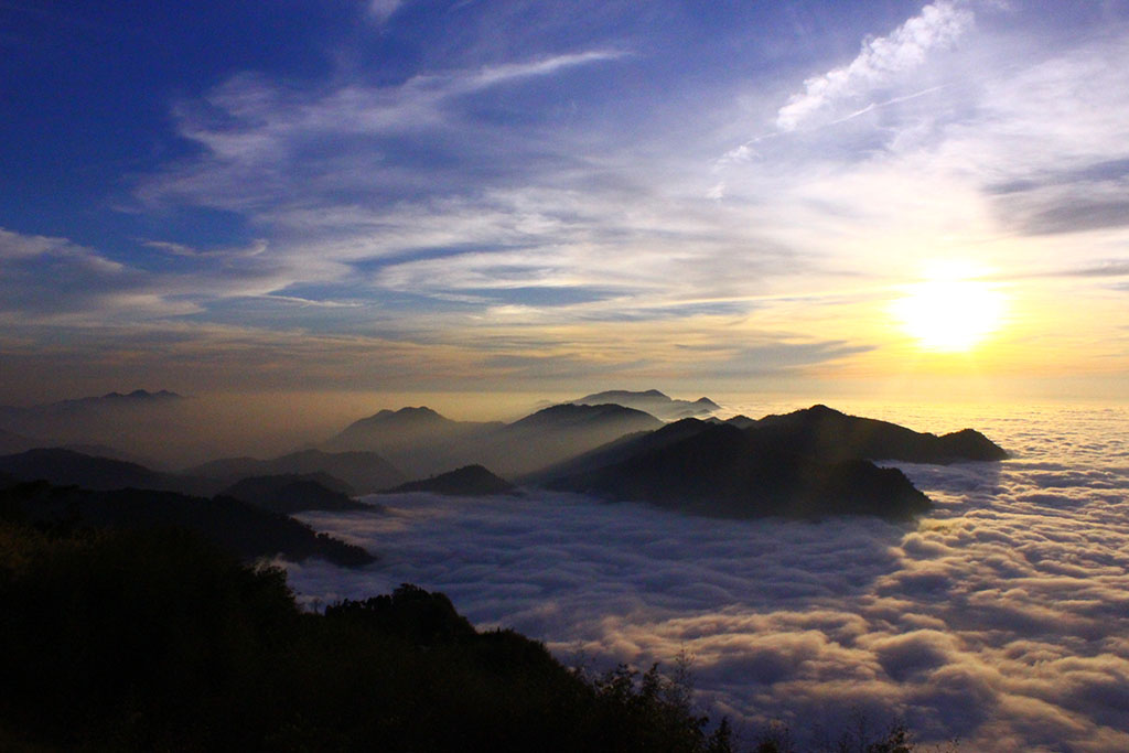 隙頂二延平山雲海