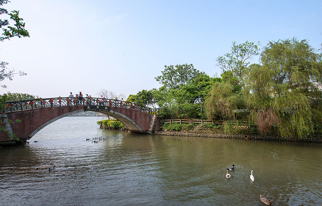 滿月橋