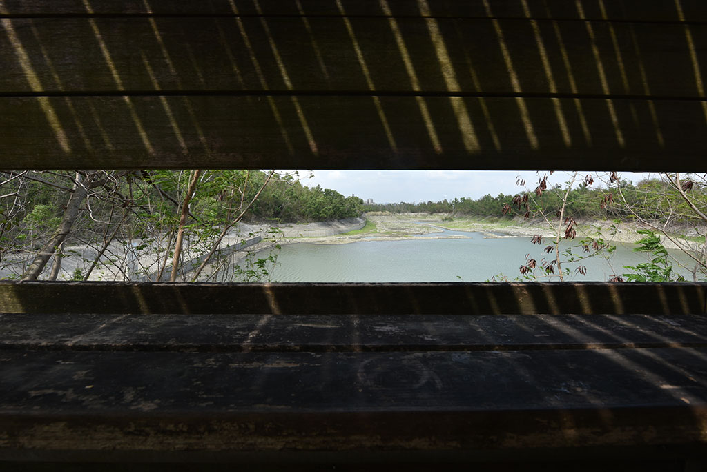 半屏湖濕地的賞鳥台(內政部營建署壽山國家自然公園籌備處提供)