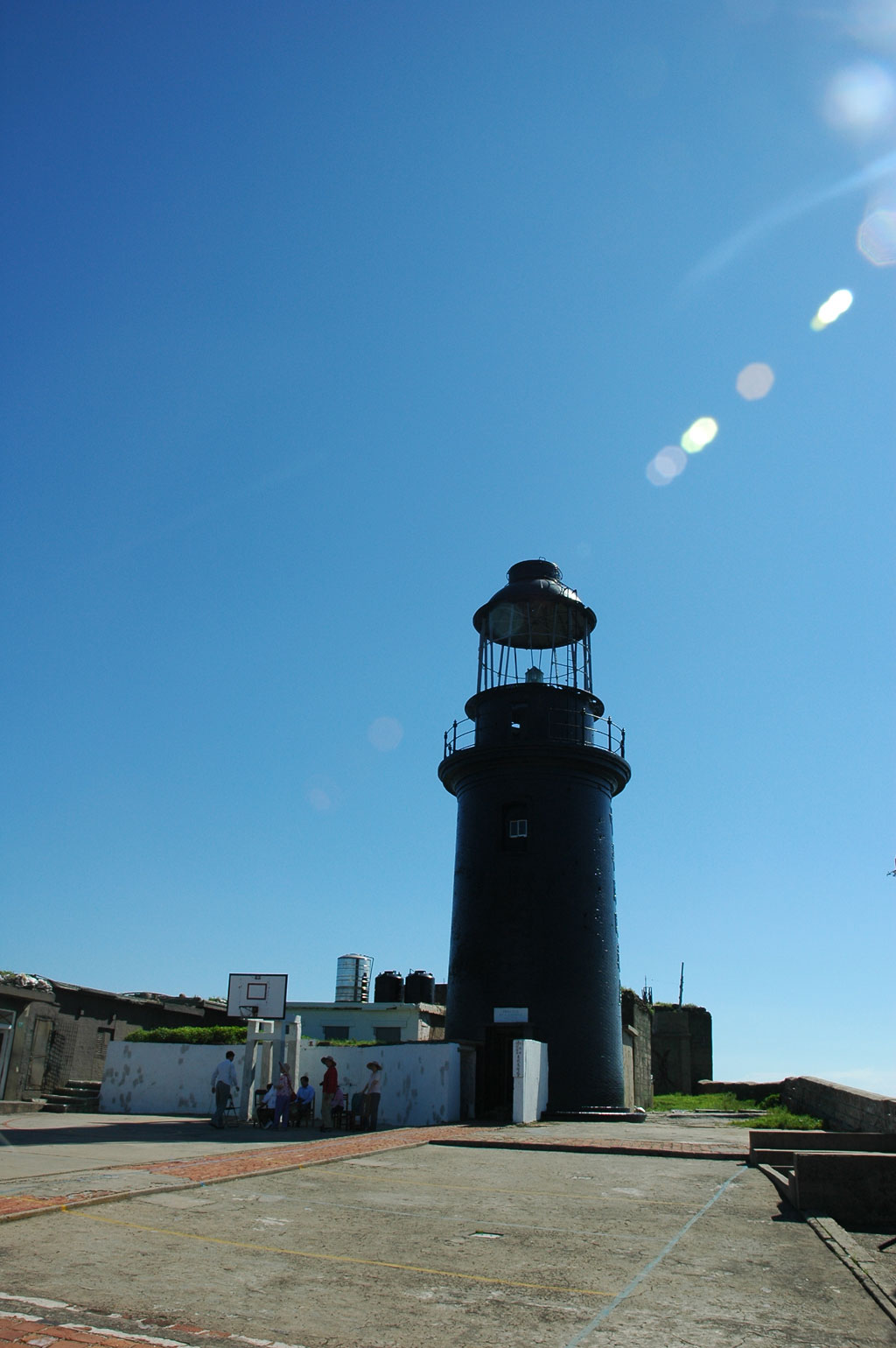 遠眺東椗島燈塔