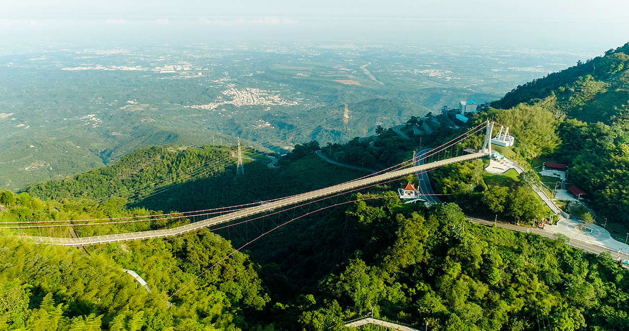 Puente colgante "Escalera a las nubes" de Taiping