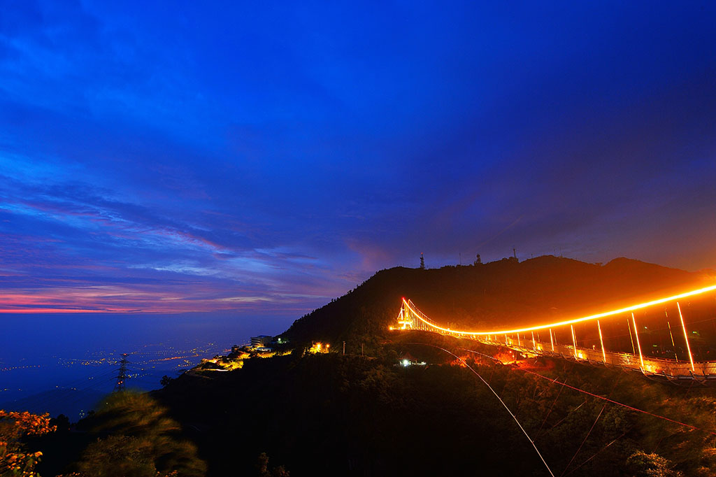 太平雲梯夜景（黃源明老師提供）