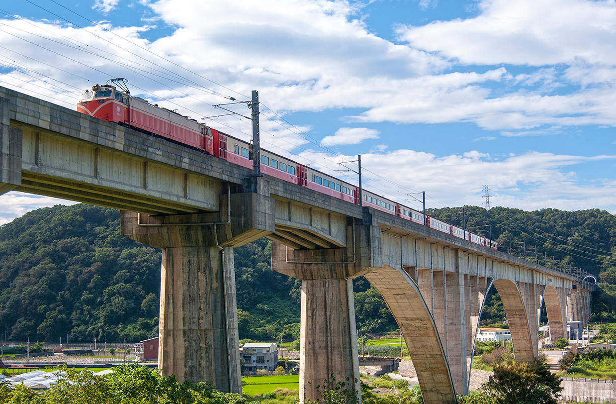 鯉魚潭拱橋