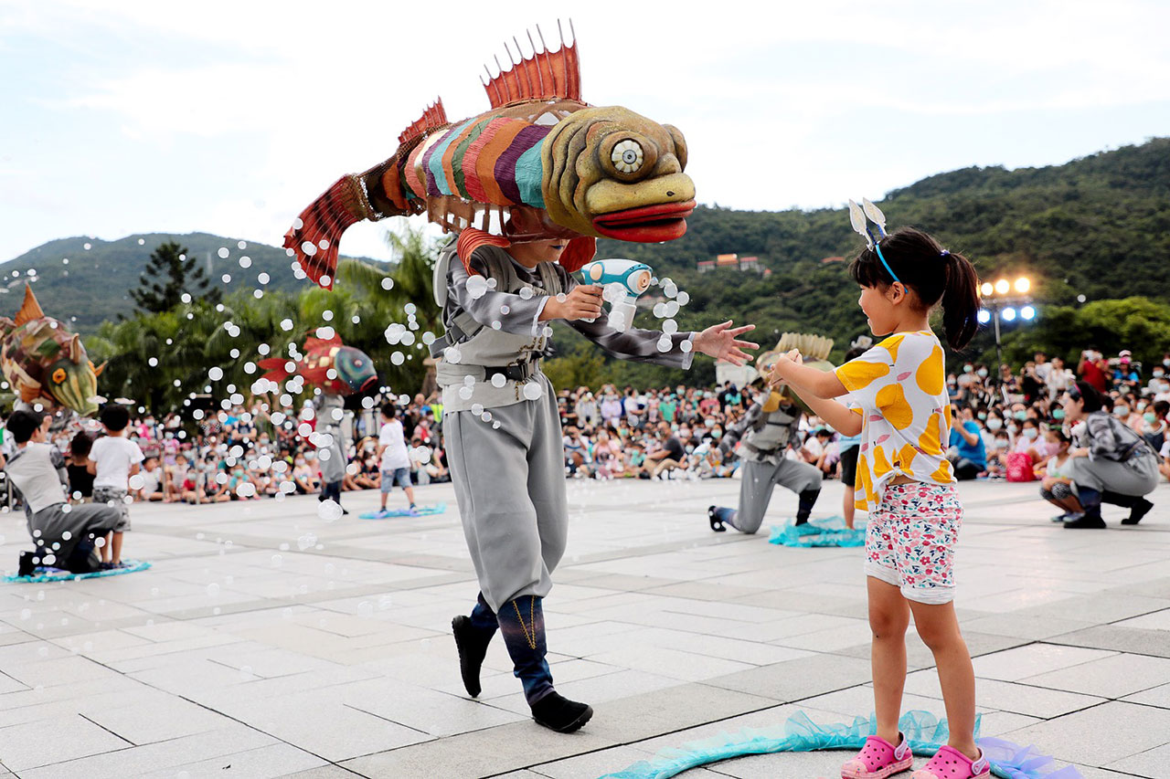 夏日藝術節表演活動-偶偶偶劇團-飛船與海怪