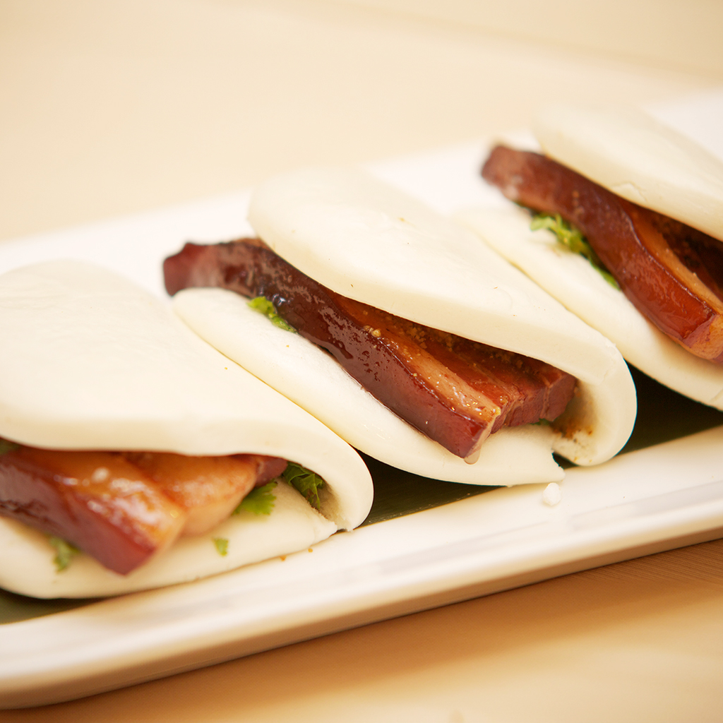 刈包（虎咬豬）