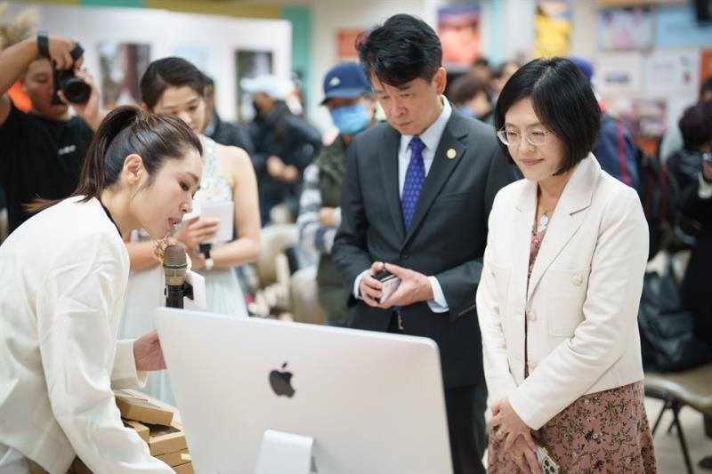 阿里山幸福列車浪漫啟航  翻開神木下婚禮新篇章