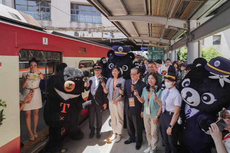 ¡El tren pintado "Bip, Bip, Taiwan" llega a la esquina noreste de Taiwán!