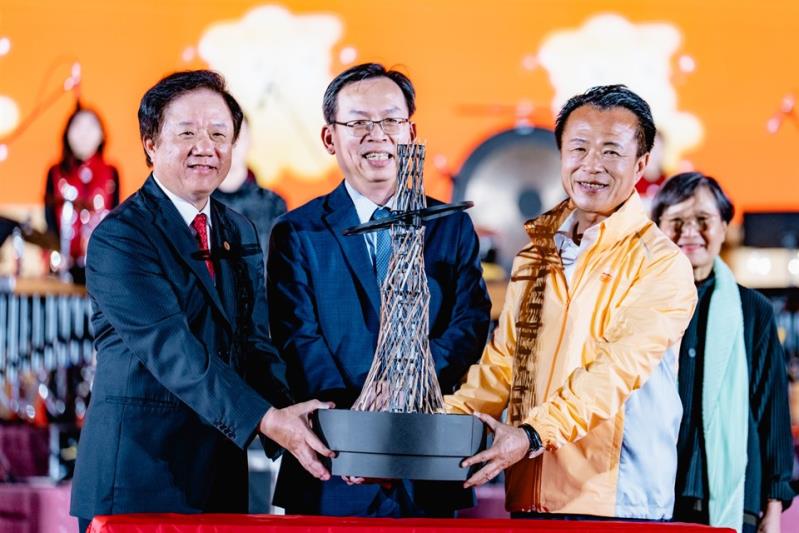 2026台灣燈會主燈「光沐-世界的阿里山」致贈嘉義縣 展現永續與科技交織的國際視覺盛宴