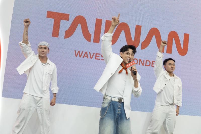 觀光署率團進軍河內VITM旅展 攜手越南影歌雙棲代言人ISAAC大秀台灣魅力