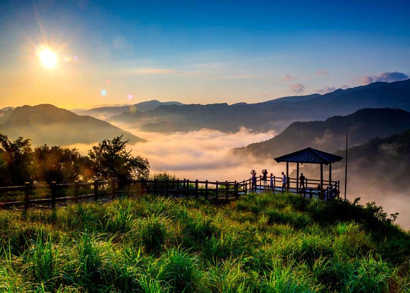 南山寺景觀平台雲海日出-魏來春攝