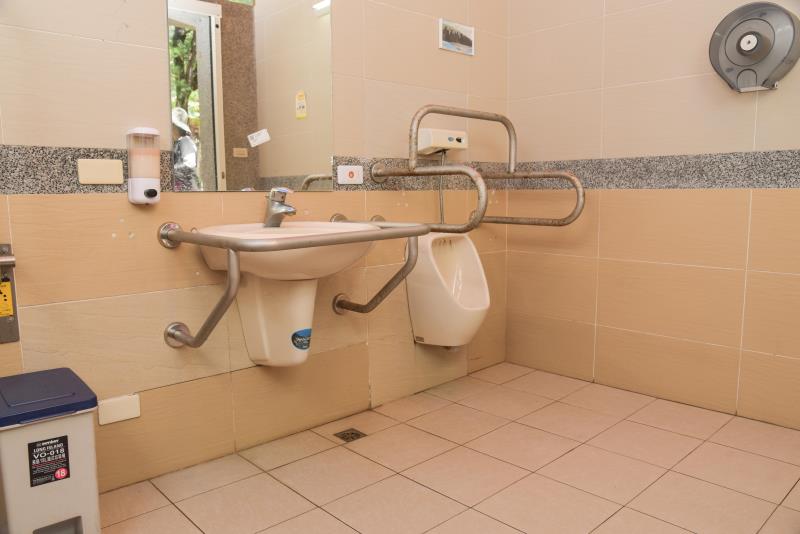 無障礙廁所洗手臺