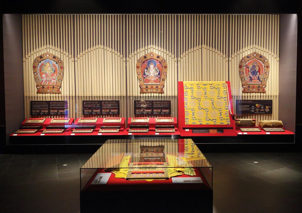 佛教展廳-龍藏經櫃