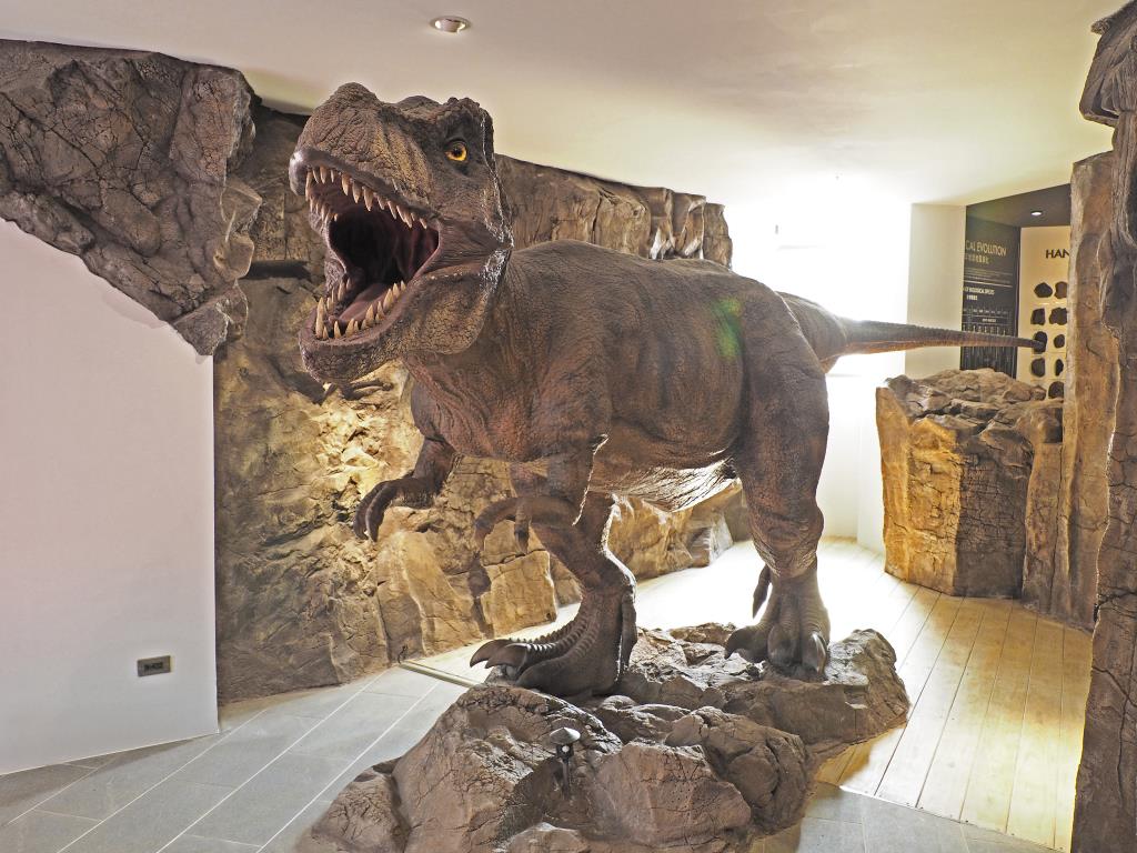 銅板價暢遊侏羅紀公園