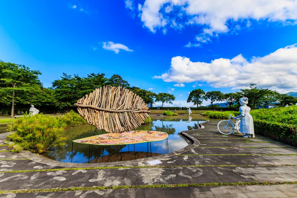 大型地景藝術裝置《秋天耳語》