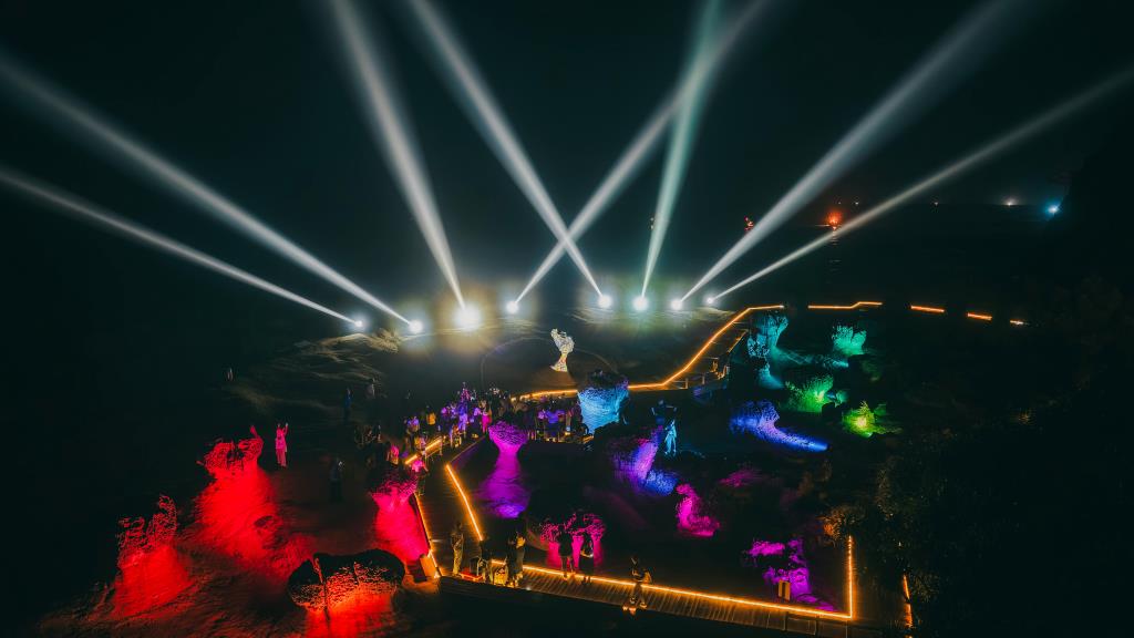 2025 Espectáculo de luz en las Rocas de Yeliu y Cabeza de la reina-3