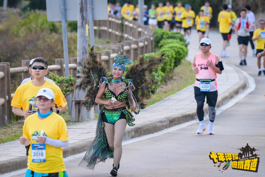 變裝比賽為賽事增添趣味，也為賽道帶來了活力與亮點