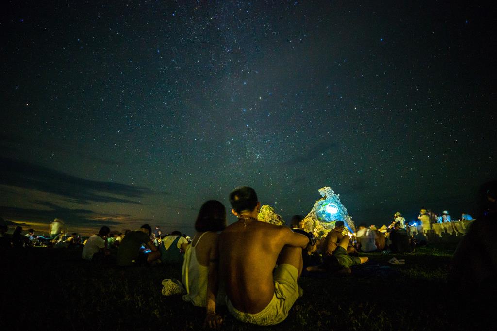 2023綠島場-坐在草地感受星空下的浪漫氛圍