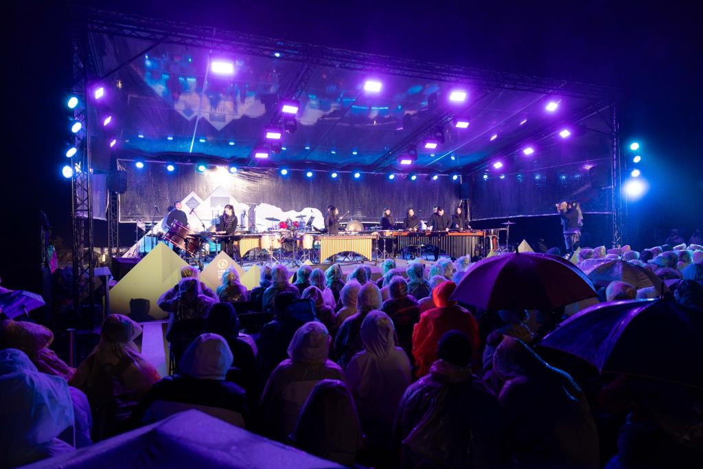 打擊樂團在阿里山與民眾共度元旦