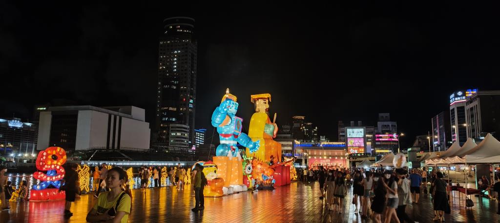 海洋廣場開燈祈福