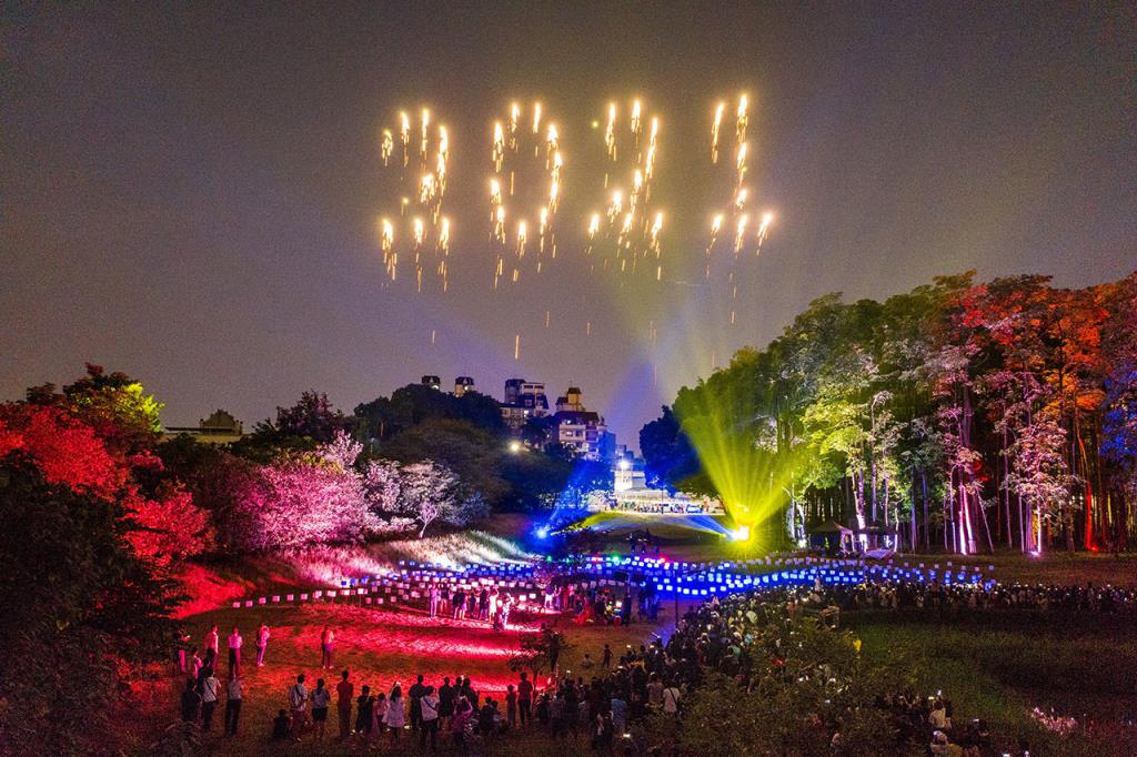 閉幕活動-無人機排出2021圖案  年度：2020  來源：嘉義市政府