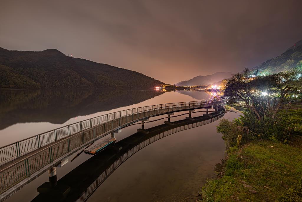 花蓮鯉魚潭夜拍水岸步道
