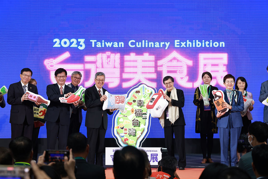 台灣美食展開幕儀式，主辦單位與參與單位合影  年度：2023  來源：財團法人台灣觀光協會