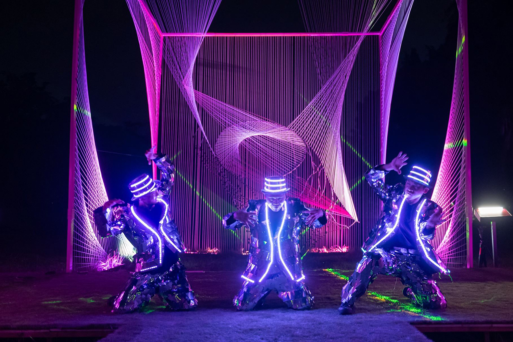 「2023光纖影舞」以光影藝術裝置結合光影表演活動  年度：2023  來源：嘉義市政府