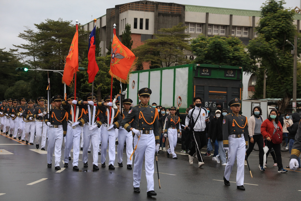 踩街嘉年華活動-雄糾糾氣昂昂的軍校團隊  年度：2022  來源：嘉義市政府