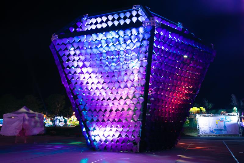 台灣燈會就愛放閃 3千「鑽石」閃閃發光~超好拍