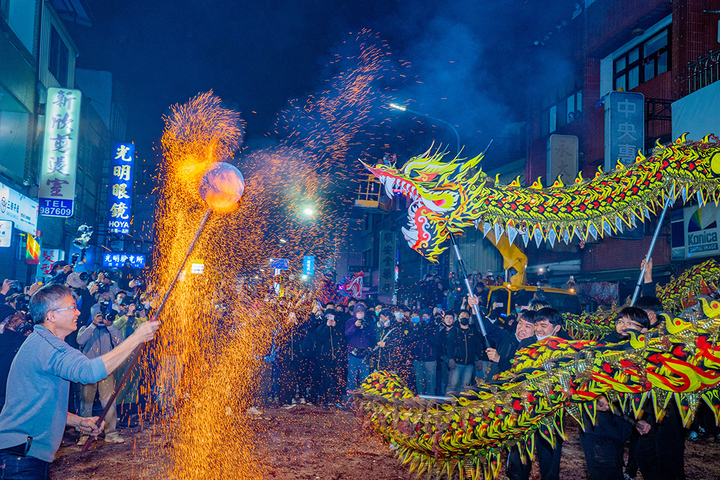 Drag&oacute;n (echando fuego) en Miaoli