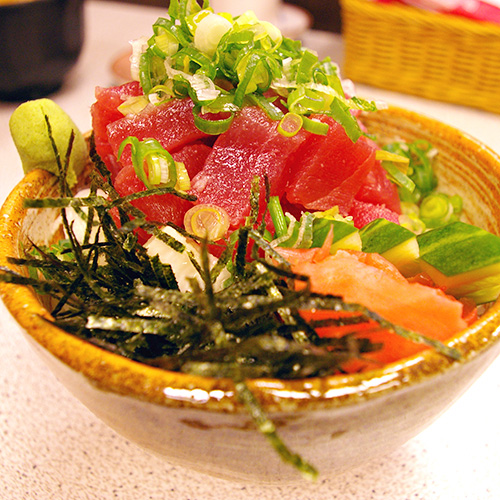 日本料理蔥鮪丼