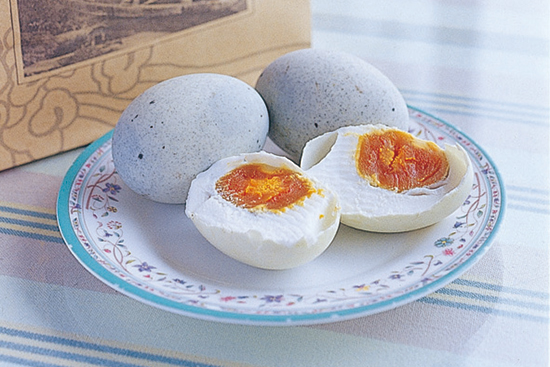 Huevos de pato rojo