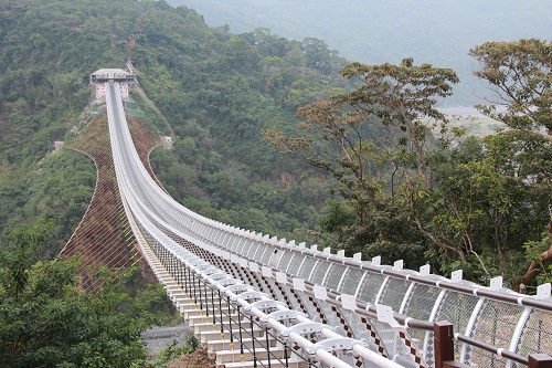 山川琉璃吊橋