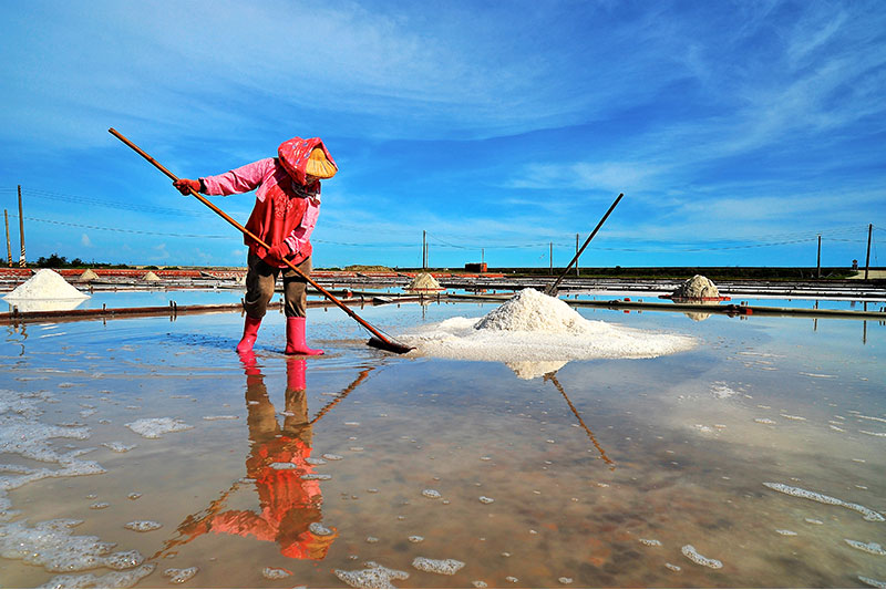 Jingzaijiao Tile-paved Salt Fields