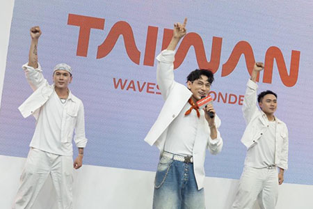 觀光署率團進軍河內VITM旅展 攜手越南影歌雙棲代言人ISAAC大秀台灣魅力