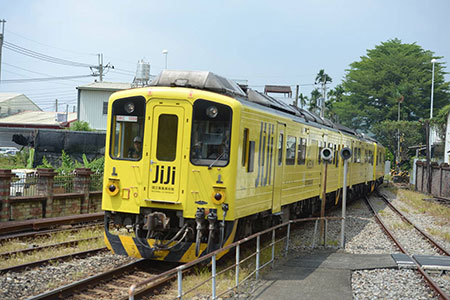 集集彩繪列車車埕觀光鐵道小學堂萬眾矚目啟用!